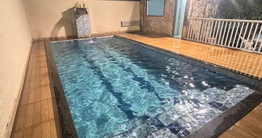 Casa para Venda em Uberlândia, Residencial Gramado, 3 dormitórios, 2 suítes, 5 banheiros, 2 vagas