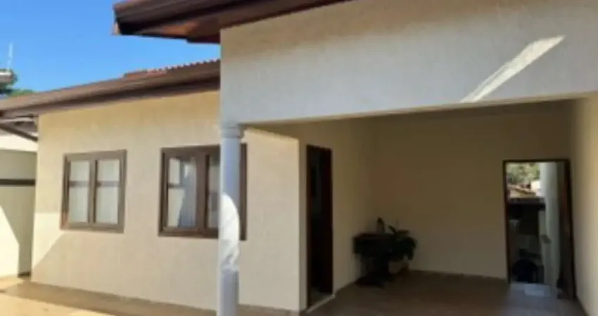 Casa à venda em Indaiatuba-SP, Jardim Primavera: 3 quartos, 1 suíte, 2 salas, 2 vagas de garagem, 204m² de área.