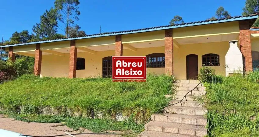 Mogi das cruzes - sitio com 151.000 m² , muita terra, com casa grande, com piscina, cozinha com fogão a lenha, lareira + casa de caseiro + predio com alambique desativado - propriedade com muita água