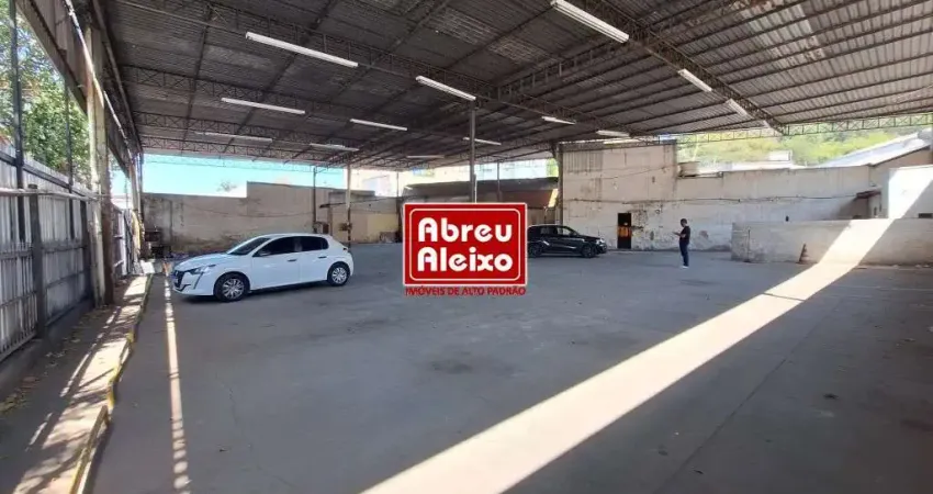 Cambuci - galpão em excelente localização - área de terreno total 1.150 m² - área construida = galpão com 700 m + casa antiga com 215 m²