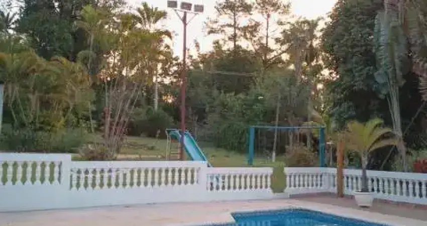 Chácara à venda em jundiaí-sp, bairro dos fernandes: 4 quartos, 2 salas, 2 banheiros, 2 vagas de garagem, 840m² de área. aproveite!