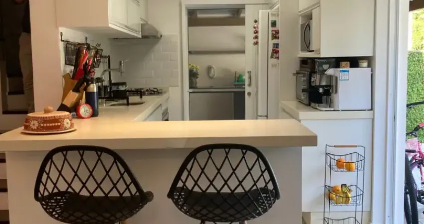 Ótimo sobrado com piscina em condomínio fechado próximo ao shopping garten joinville.