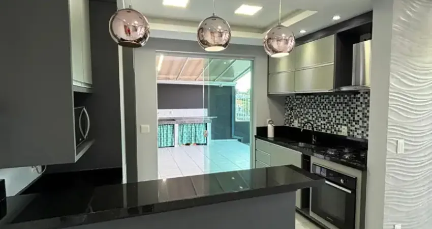 Lindo sobrado de esquina semi mobiliado à venda no bairro glória