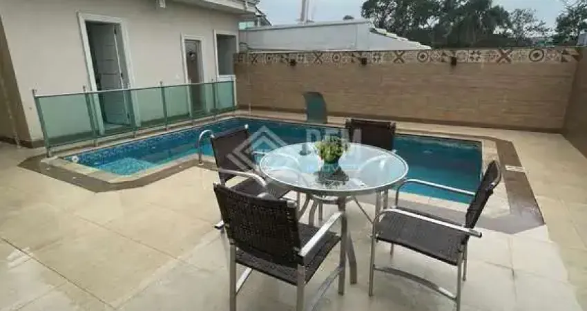 Condomínio Aruã - Casa à Venda no Condomínio Aruã - 4 Suítes, Piscina e Espaço Gourmet