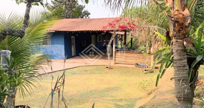 Sítio à venda no Parque das Varinhas em Mogi das Cruzes, SP, com 2 dormitórios, sendo 1 suíte.
