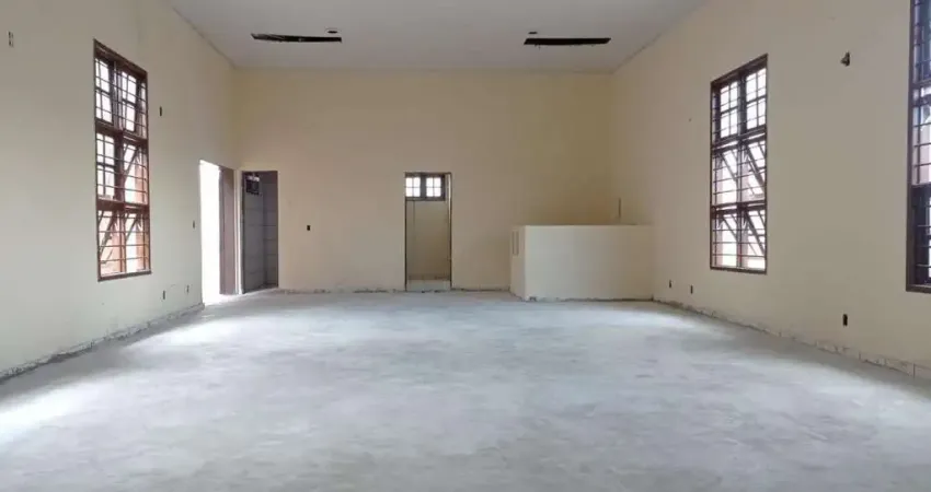 Ponto Comercial para Venda em São Cristóvão, Centro, 2 banheiros