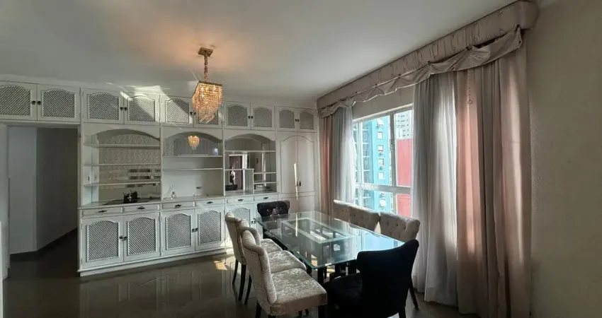 Apartamento à venda com 3 dormitórios, dependência de empregada e 1 vaga de garagem no bairro da pompéia/santos