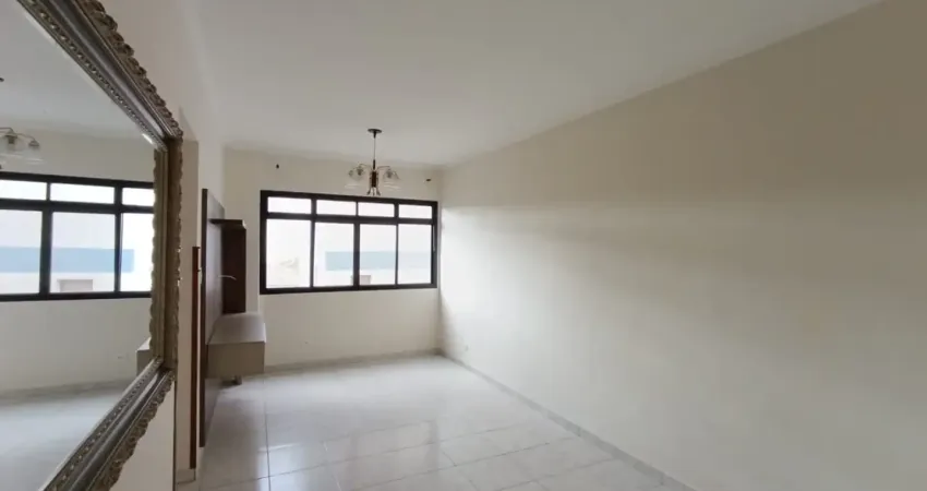 Apartamento à venda com 2 dormitórios e vaga demarcada no bairro da encruzilhada/santos