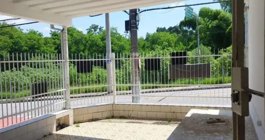 Casa para Locação em São José dos Campos, Conjunto Residencial Vale dos Pinheiros, 2 dormitórios, 2 banheiros, 2 vagas