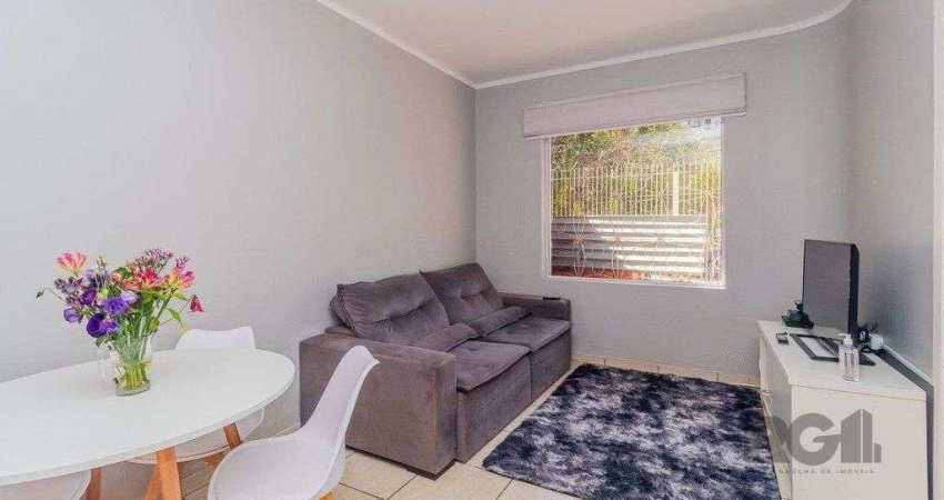 Casa com 99,73m², 2 dormitórios, 2 vagas no bairro Floresta