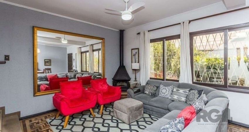 Casa 210m² - 3 dormitórios, 2 vagas