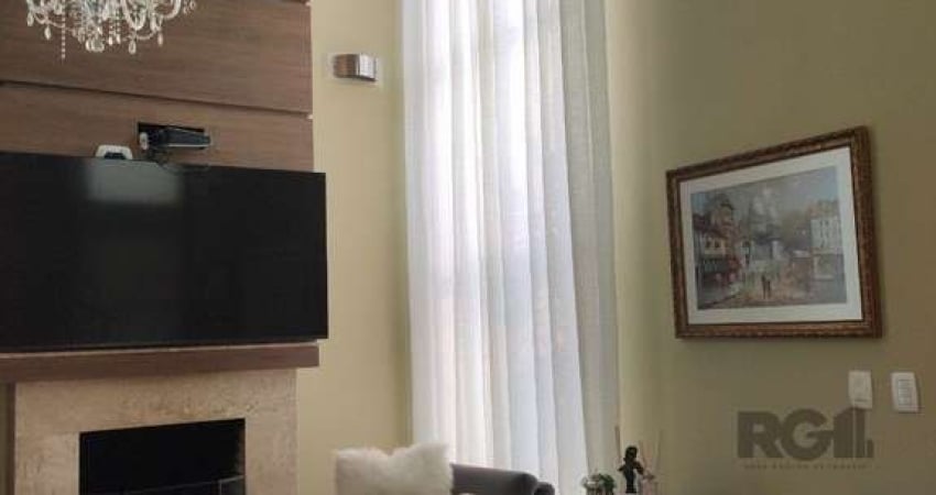 casa em condomínio com 3 suítes, sala, cozinha, lareira, churrasqueira, piscina
