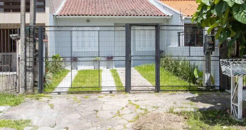 Casa  no Bairro Hípica, 100% reformada, 2 dormitórios, 1 vaga de garagem.