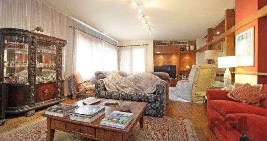Vende-se amplo apartamento 3 dorm c/ suíte, 2 vagas cobertas, dependência comple