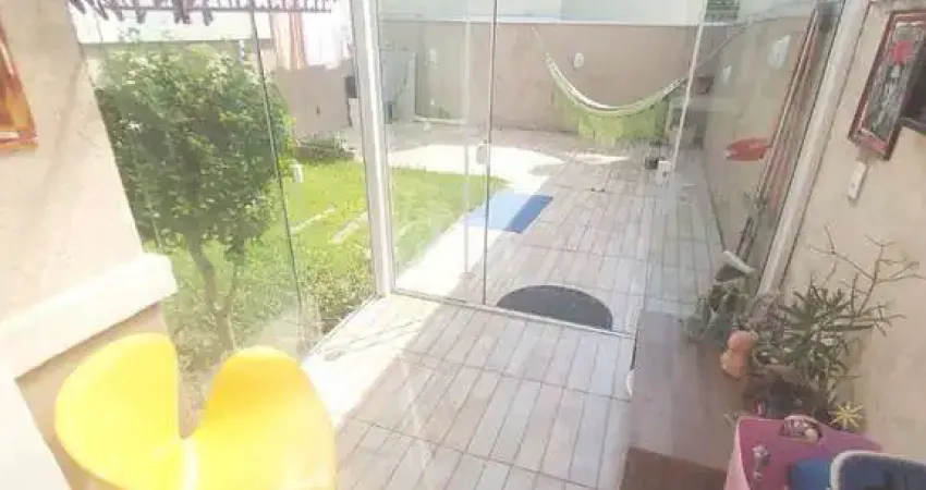 Casa no bairro Hípica - 2 dormitórios