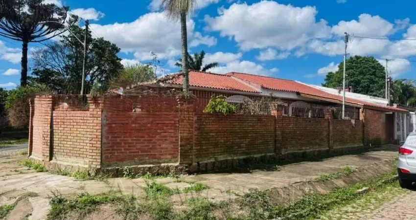 Casa com 3 quartos à venda na Rua Oiampi, 420, Guarujá, Porto Alegre