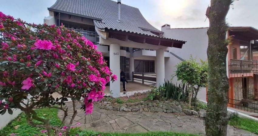 Casa com 537,00 m² com 04 dormitórios no Bairro Tristeza