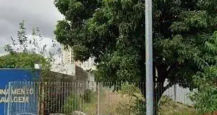 Excelente terreno de esquina medindo 252,8m²,  ideal para comércio. Poucos metro