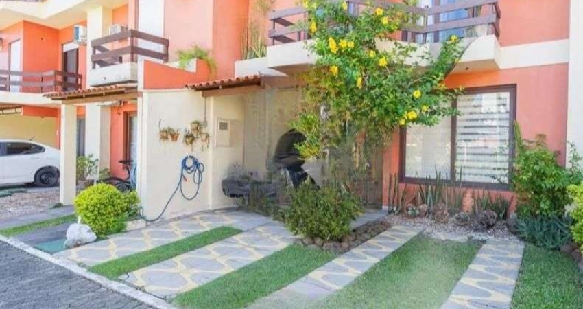 Linda casa com 3 dormitórios, sendo 1 Suíte, Sala Ampla no Condomínio de Ótima L