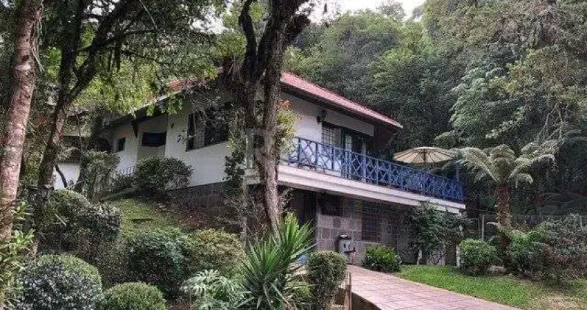 Sobrado para Venda - 295.24m², 3 dormitórios, sendo 3 suites, 2 vagas - Canela