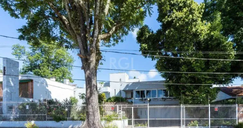Casa 3 dormitórios à venda Vila Assunção Porto Alegre/RS