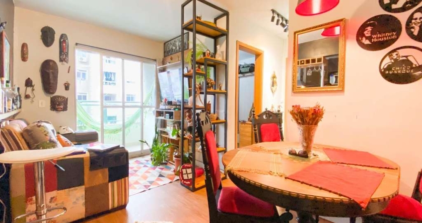 Apartamento / 2 Dormitórios / Sacada com churrasqueira / Suíte / 1 Vaga / Morro