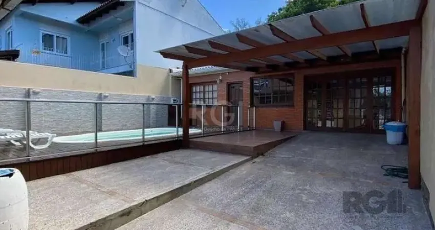 Casa para Venda - 140m², 3 dormitórios, 3 vagas - Rubem Berta