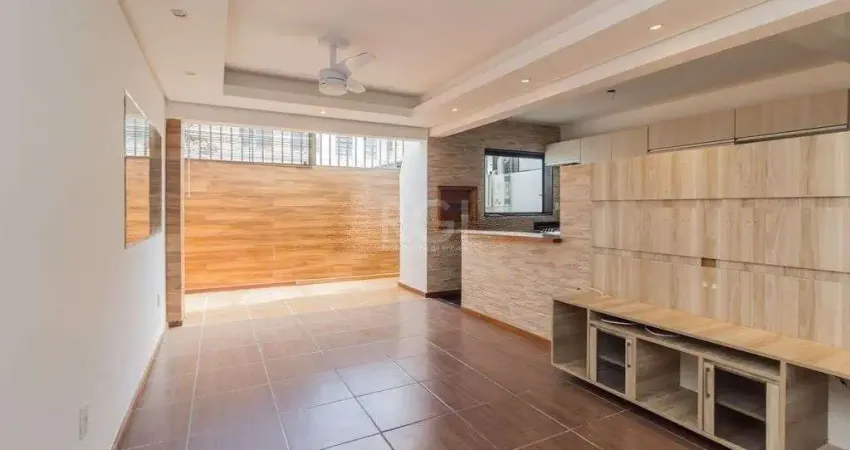 Casa em condomínio com 3 dormitórios, churrasqueira e 1 vaga de garagem no bairr