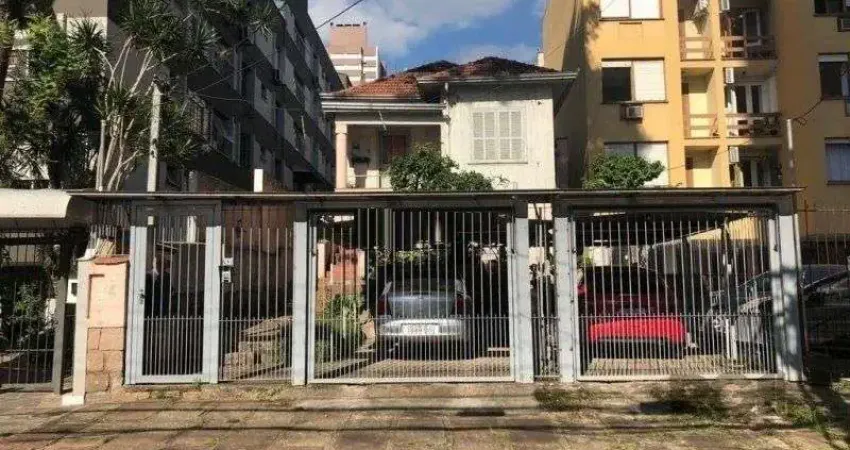 Terreno amplo com 8,80m²x63,50m² de área total, excelente localização no Bairro