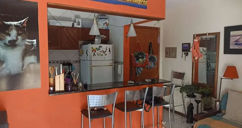 Vende-se apartamento de 1 dormitório com sacada e 47m² - Cidade Baixa