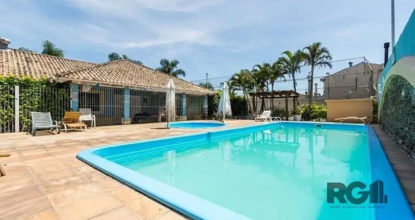 Casa em condomínio fechado no humaitá de 3 dormitórios 2 vagas e infra