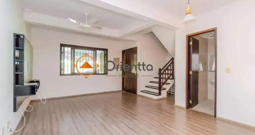 Casa de condomínio para alugar com 230m², 3 quartos e 2 vagas.
