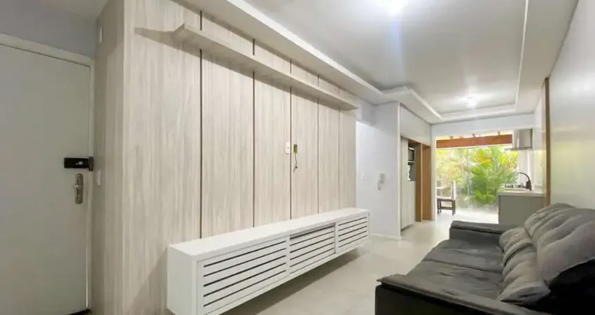 Casa em Condomínio / 2 Quartos / 1 Suíte / Churrasqueira / 1 Vaga / Moradas Club