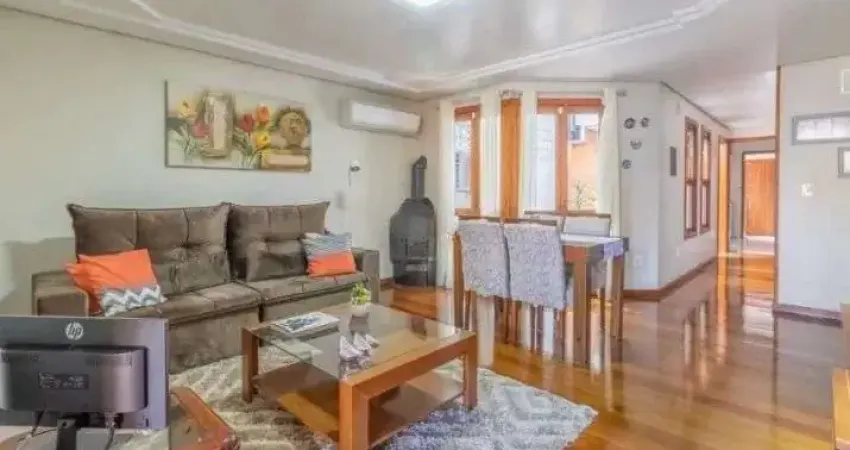 Casa / 3 Quartos / 1 Suíte / 2 Vagas / Churrasqueira / São José / Canoas / RS