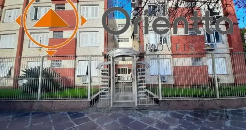 Orientta aluga apartamento no 1º pavimento, 2º andar, dois lances de escadas,  d