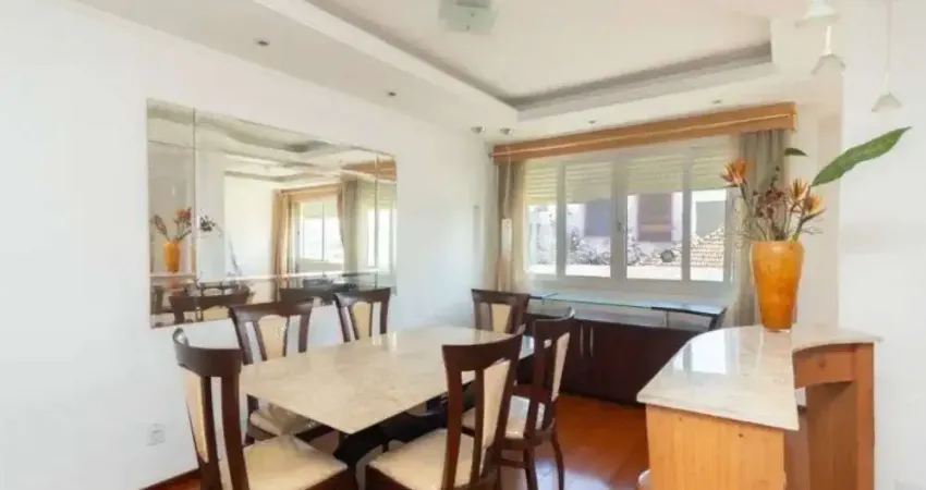 Apartamento semimobiliado com 2 quartos e 110m² para alugar em petrópolis, porto