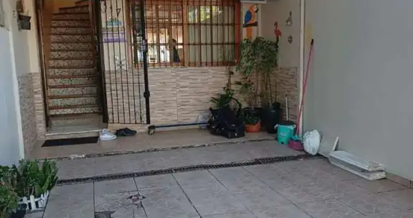 Casa com 2 quartos à venda na Rua Walter Jobim, 438, Centro, Guaíba