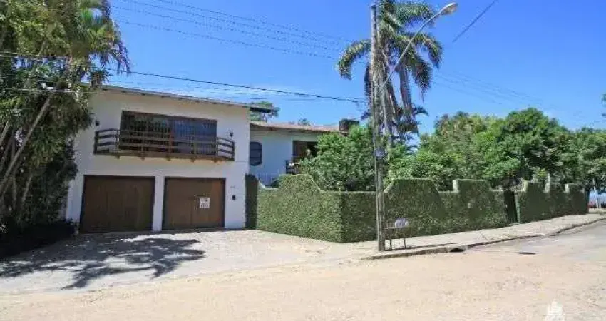 Casa para Venda - 200m², 3 dormitórios, sendo 1 suites, 4 vagas - Ipanema