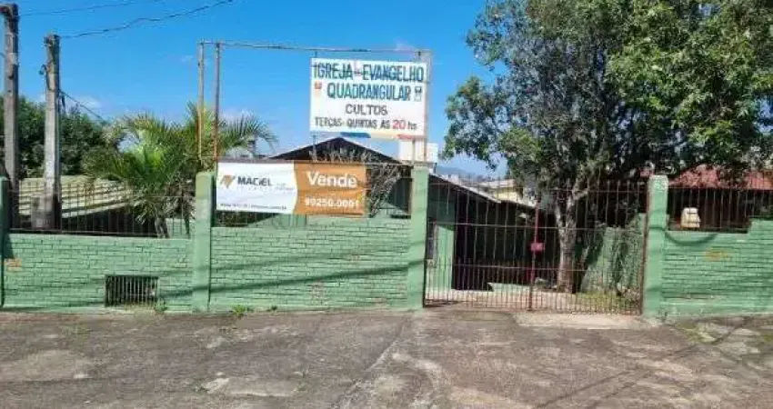Casa em Porto Alegre, no bairro Vila Nova, com 1 dormitório(s), e 1 banheiros, à
