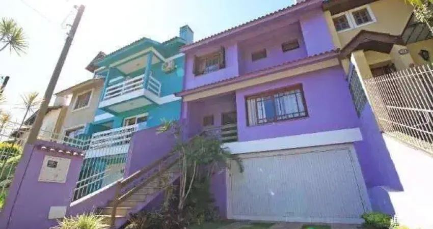 Casa para Venda - 205m², 3 dormitórios, sendo 1 suites, 2 vagas - Altos Do Ipê