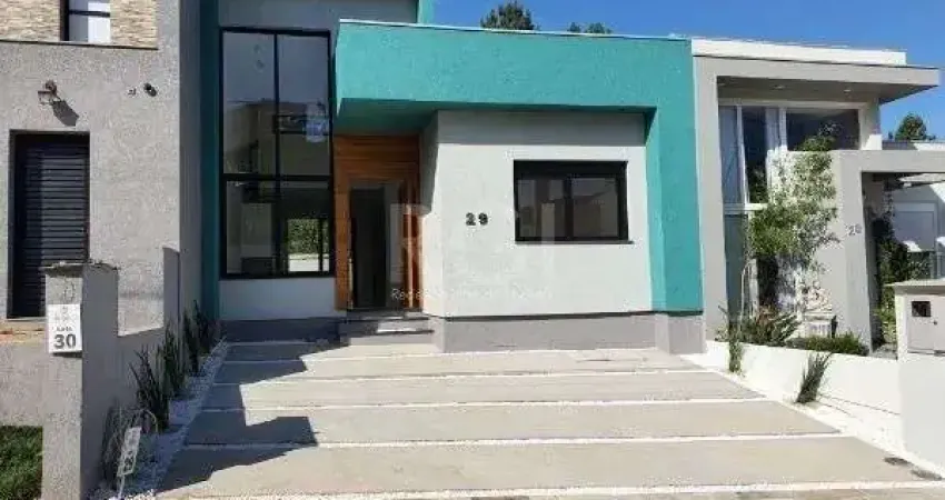 Casa térrea com pátio , 3d , 1 suíte, Condomínio Reserva do Lago I - Hípica