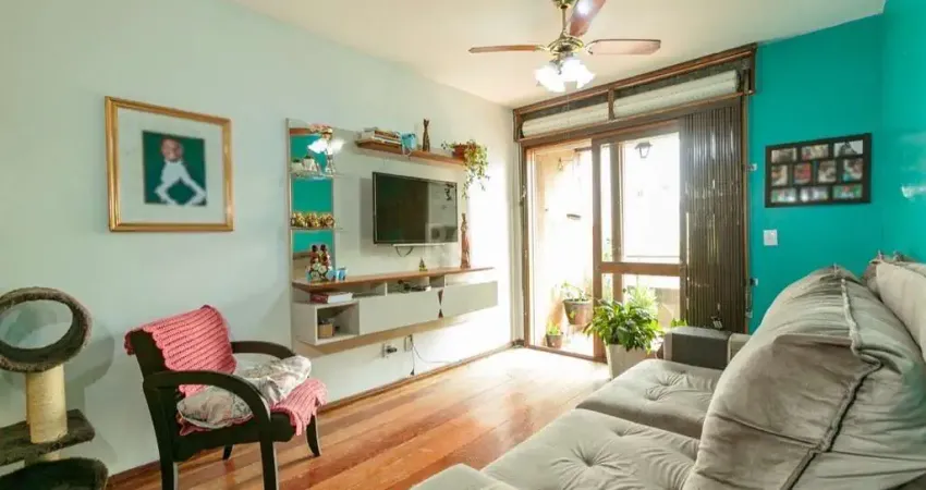 Apartamento amplo de 2 dormitórios com vaga no bairro Partenon em Porto Alegre