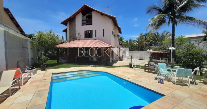 Recreio dos Bandeirantes | Casa de Condomínio 5 quartos, sendo 2 suites