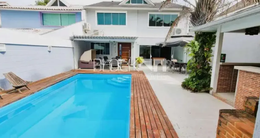 Recreio dos Bandeirantes | Casa de Condomínio 4 quartos, sendo 4 suites