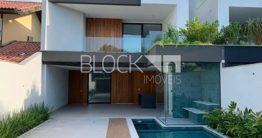 Barra da Tijuca | Casa de Condomínio 5 quartos, sendo 5 suites