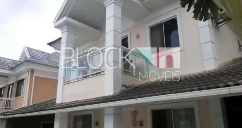 Recreio dos Bandeirantes | Casa de Condomínio 5 quartos, sendo 5 suites