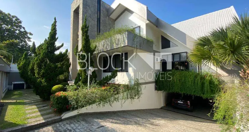 Barra da Tijuca | Casa de Condomínio 4 quartos, sendo 4 suites