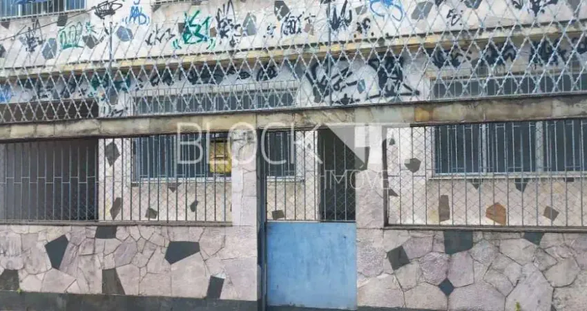 Madureira | Casa de Rua 6 quartos