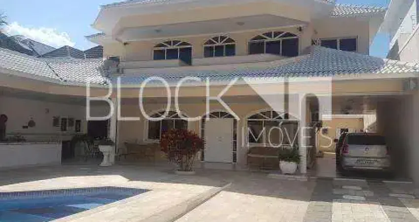 Barra da Tijuca | Casa de Condomínio 3 quartos, sendo 3 suites