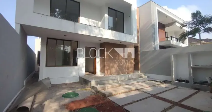 Recreio dos Bandeirantes | Casa de Condomínio 4 quartos, sendo 4 suites